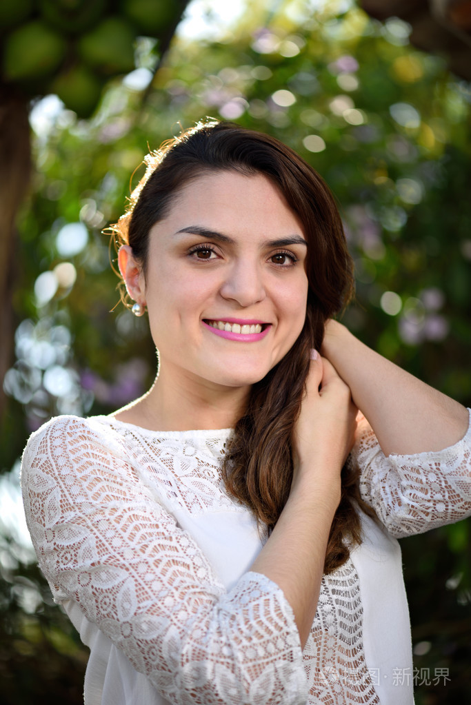 拉丁裔女孩的肖像