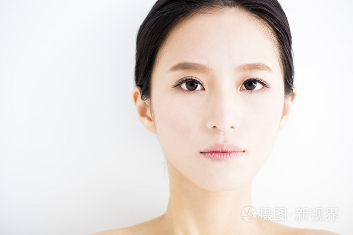 美丽的年轻女子脸特写