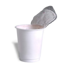 白色塑料瓶酸奶