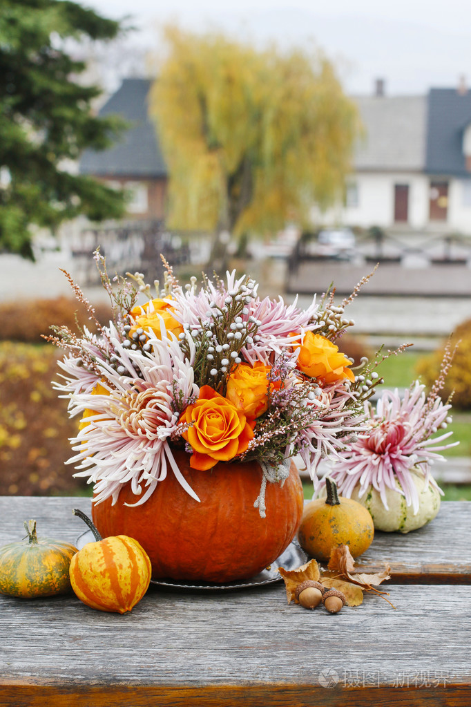 南瓜中的花束