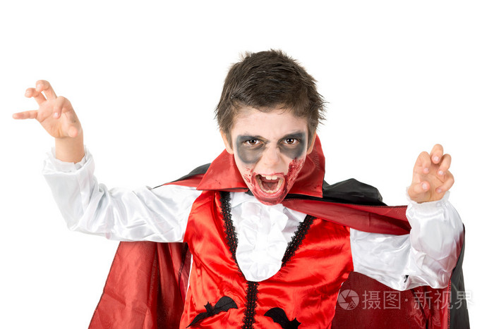 孩子在万圣节吸血鬼服装