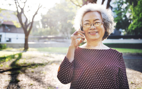 女高管和聊天的流动性概念