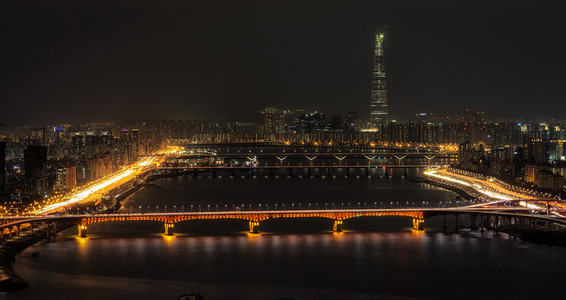 汉河夜景