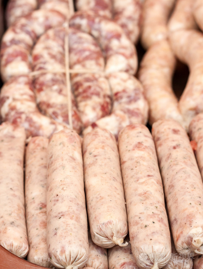 生鲜猪肉香肠烤