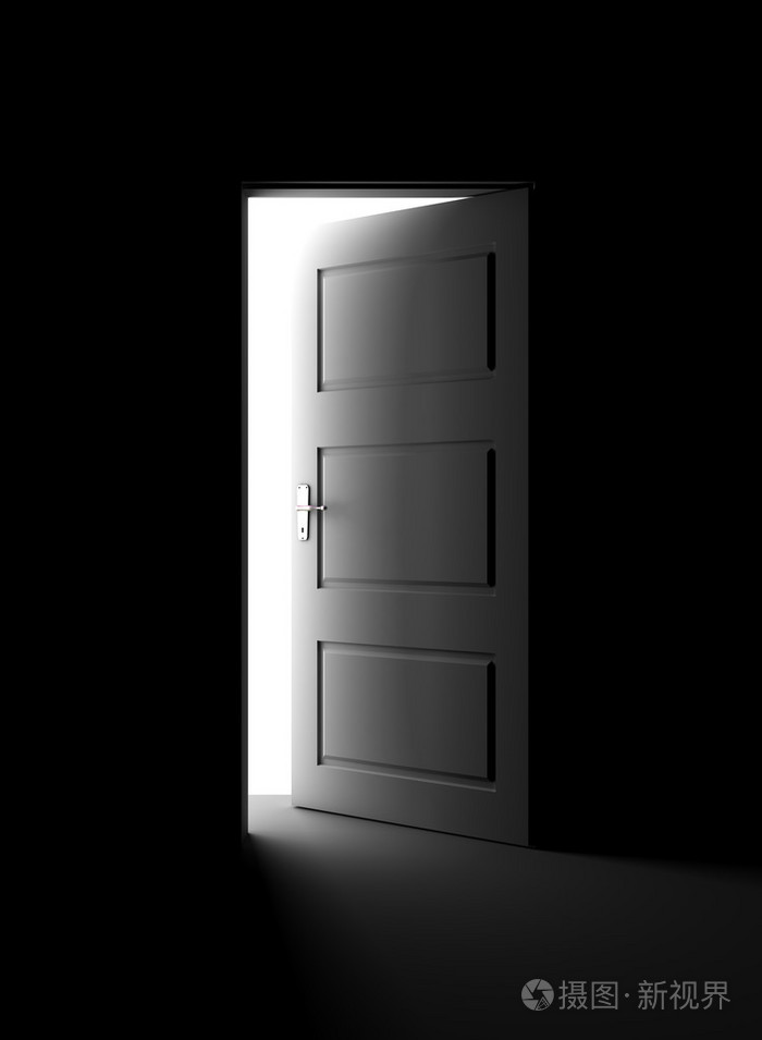 在黑暗中扇敞开的门