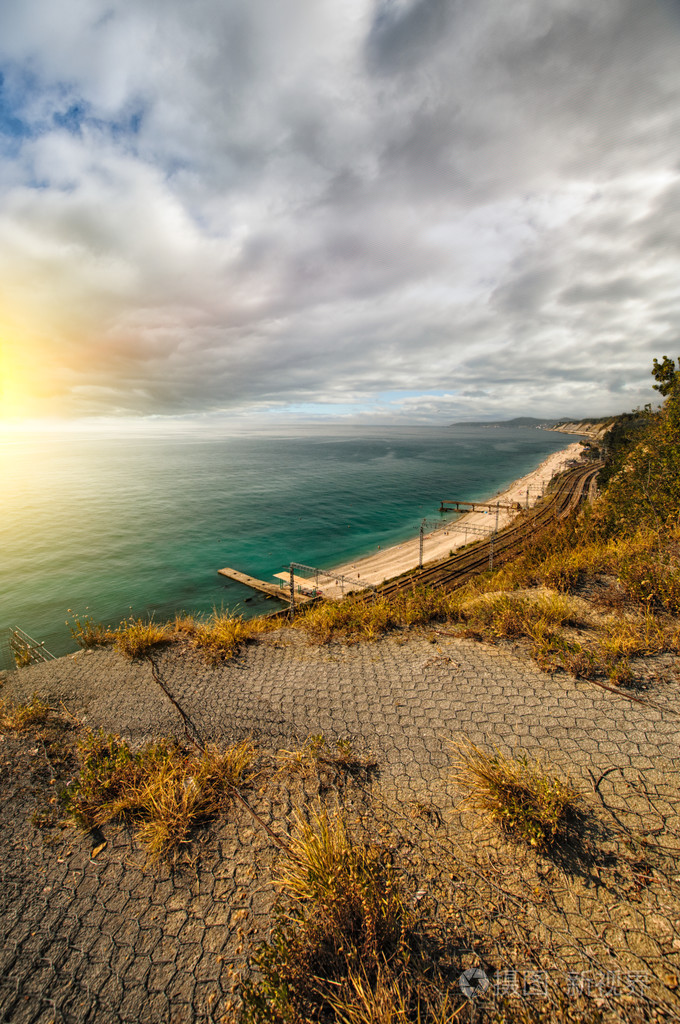 美丽的夕阳山景海景