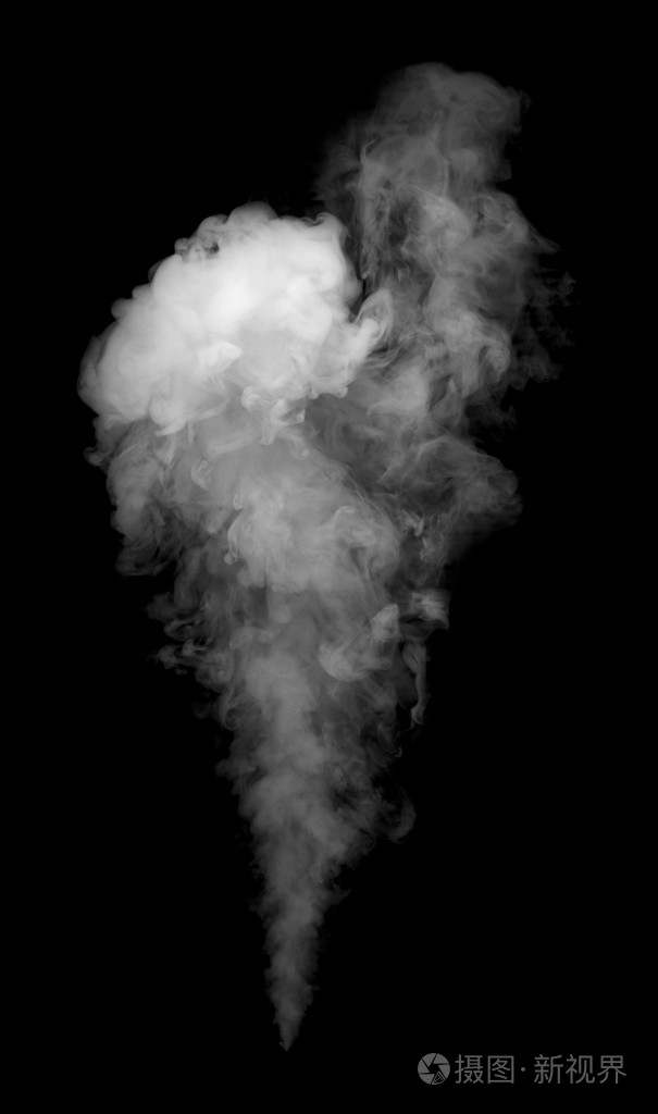 蒸汽烟在黑色背景上的特写