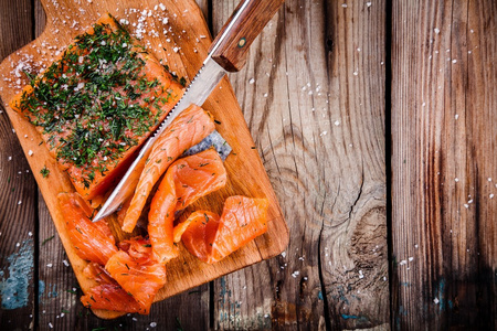 自制 gravlax 与莳萝