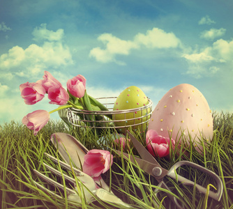 郁金香花园工具和在外地的复活节彩蛋