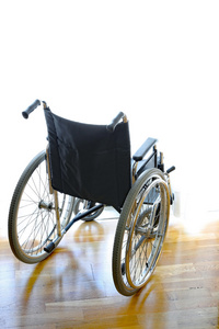 残疾人士在 wi 卧室的轮椅