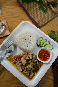 泰国食品热和罗勒回锅肉图片