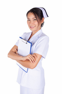 微笑护士穿着白色的制服和控股病人图表