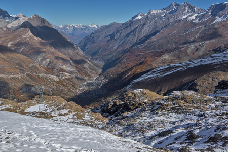 对瓦莱州的阿尔卑斯山，采尔马特度假村广州全景视图