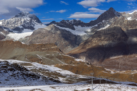 瑞士阿尔卑斯山，广州的瓦莱州的美妙的冬季风景