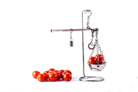 杆秤平衡配樱桃番茄图片