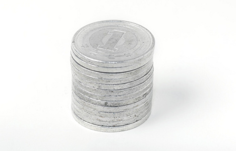 桩 1 日元硬币日本钱在白色背景上