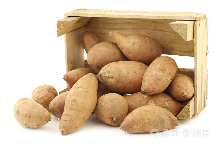 红薯的木箱子里