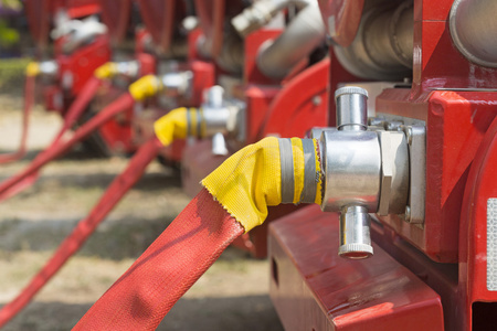 卡车流水水用消防水管卡车照片