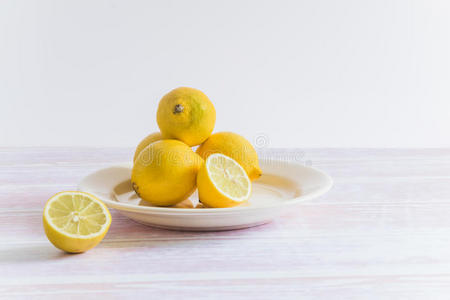美味的 清爽 营养 盘子 切片 市场 饮食 柠檬 柑橘 果汁