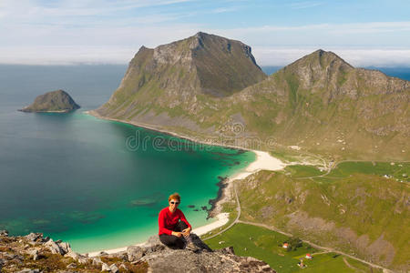 探索 自由的 小山 洛芬 登山者 挪威 登山 权力 成就