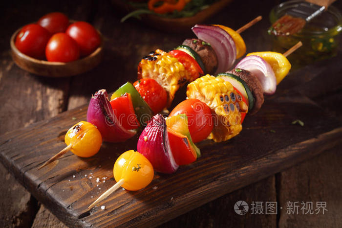 五颜六色的素食或素食蔬菜串