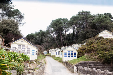 英国伯恩茅斯海滩上的海滩小屋