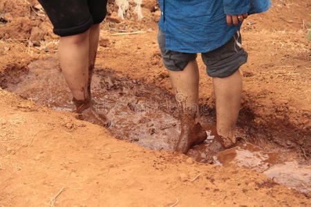 这个女孩的脚图片