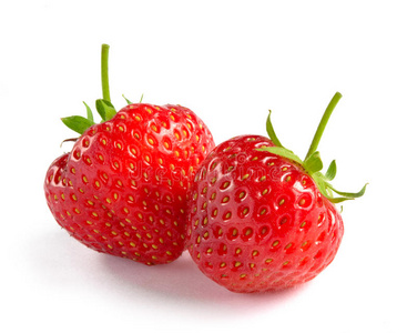 白色背景上的新鲜甜草莓特写镜头