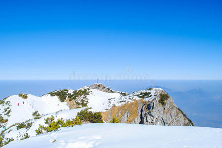 美女 寒冷的 小山 徒步旅行 美丽的 阿尔卑斯山 滑雪 反射