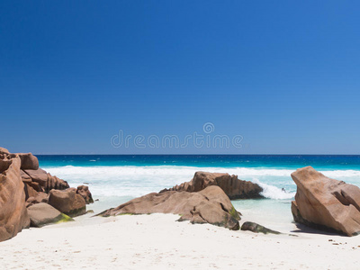 海滩 风景 美女 天空 海岸线 遥远的 岩石 目的地 地平线