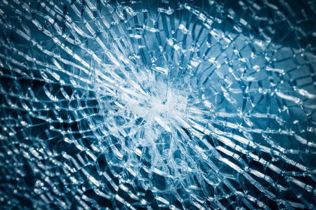 破碎的钢化玻璃特写照片