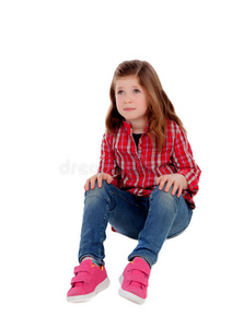 可爱的小女孩穿着红色格子衬衫
