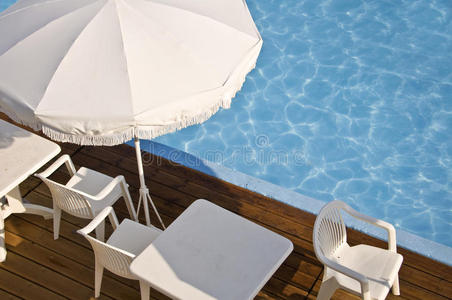 游泳 假期 放松 太阳 闲暇 阳伞 桌子 水塘 遮阳板 甲板