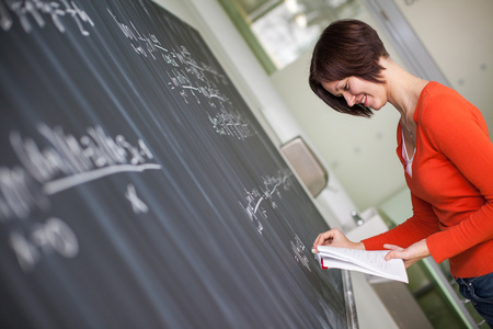 年轻漂亮的大学学生及幼儿老师