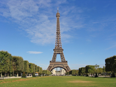 艾菲尔铁塔，巴黎的象征
