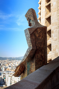 圣家堂激情塔雕像和巴塞罗那城市景观, 西班牙