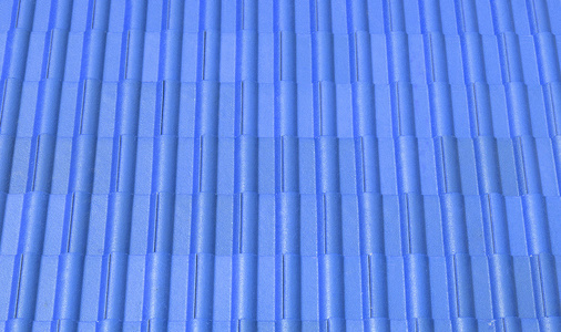 漏水的铁皮屋顶蓝色铁皮屋顶照片