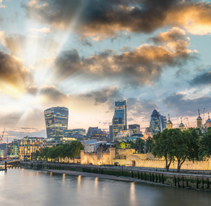 伦敦建筑和泰晤士河的几点思考