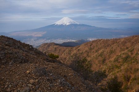 富士山和悬崖