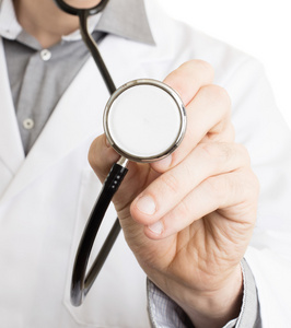 医生拿听诊器图片