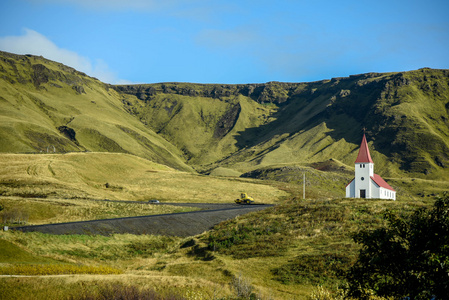 教会在 Vik，冰岛南部山