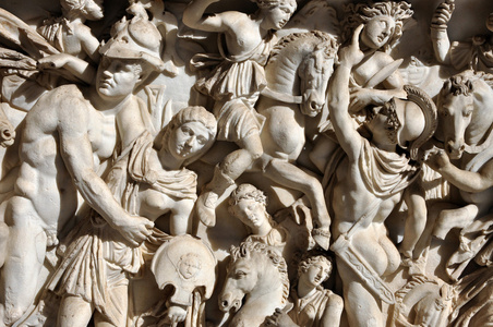 浅浮雕和雕塑的古罗马战士
