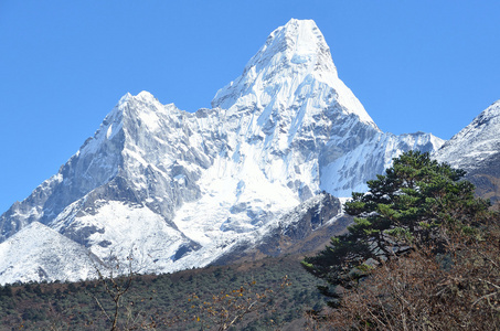 尼泊尔，喜马拉雅山，阿马达布拉姆峰阿马达布拉姆