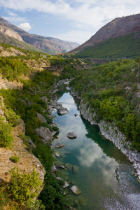 塔拉河峡谷在黑山山脉