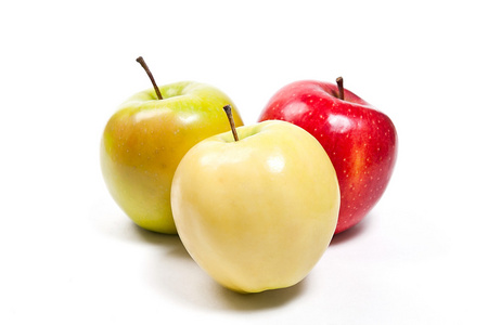 成熟的苹果，在白色背景上的组