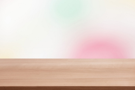 木桌与抽象背景