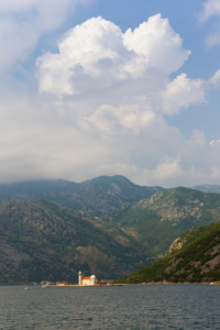 湾的科托尔 Perast 市附近。黑山