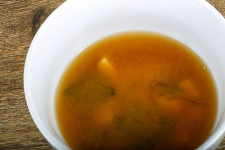 传统的味噌汤图片