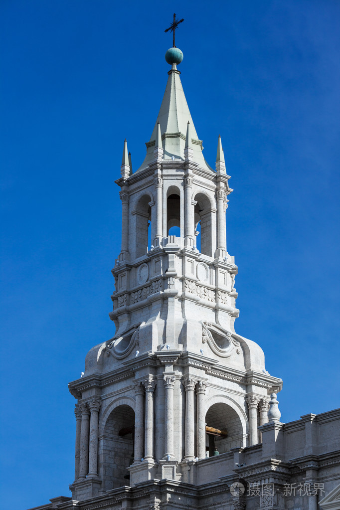 白色大教堂的视图