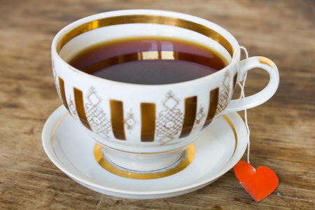 复古镀金的杯红茶和心标签
